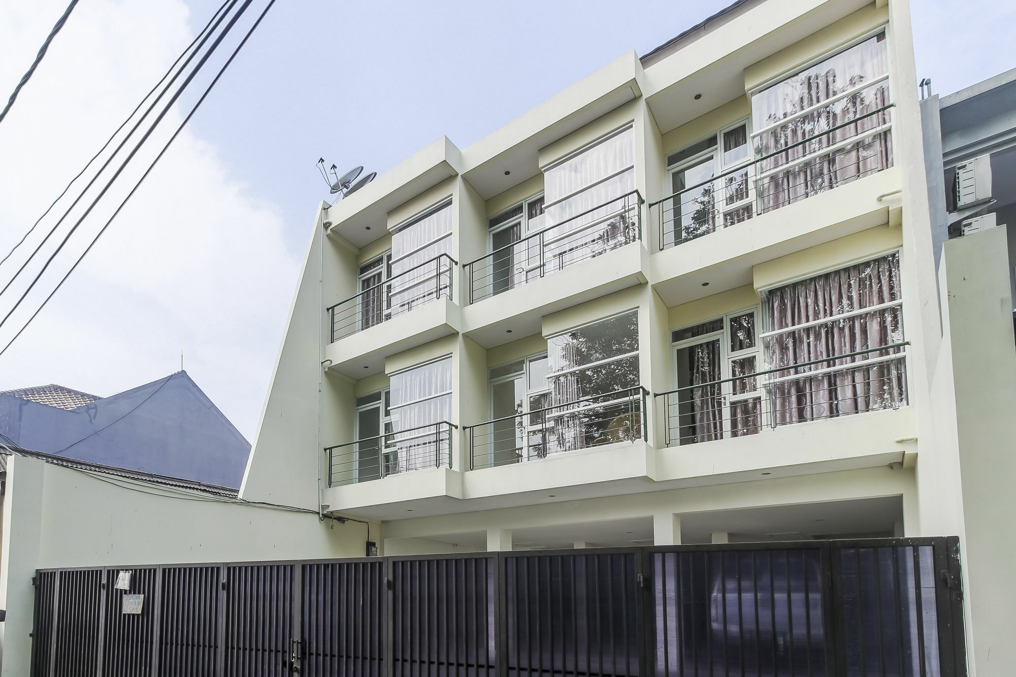 Hotel Reddoorz Near Pancoran Jakarta Exterior foto