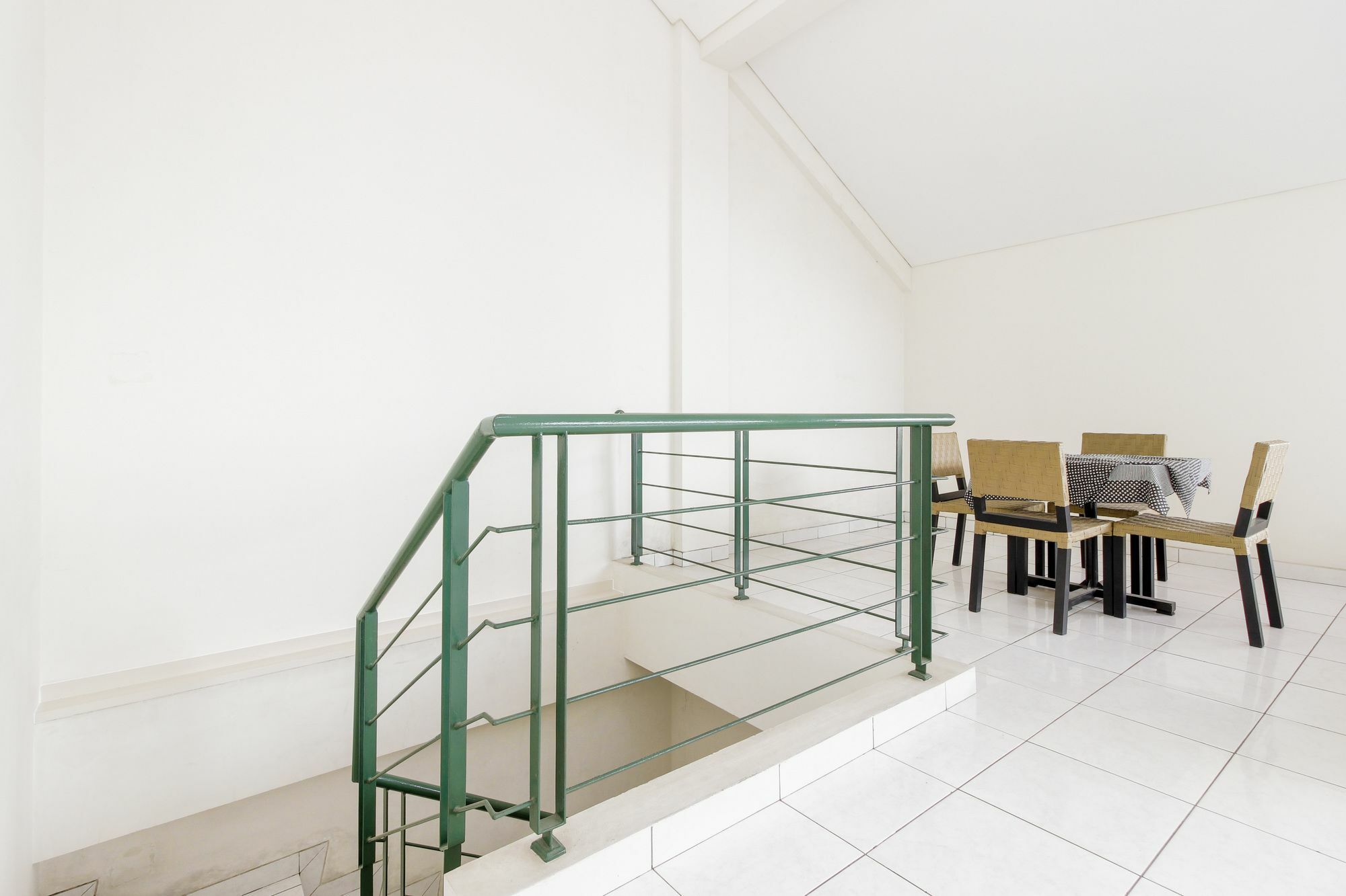 Hotel Reddoorz Near Pancoran Jakarta Exterior foto
